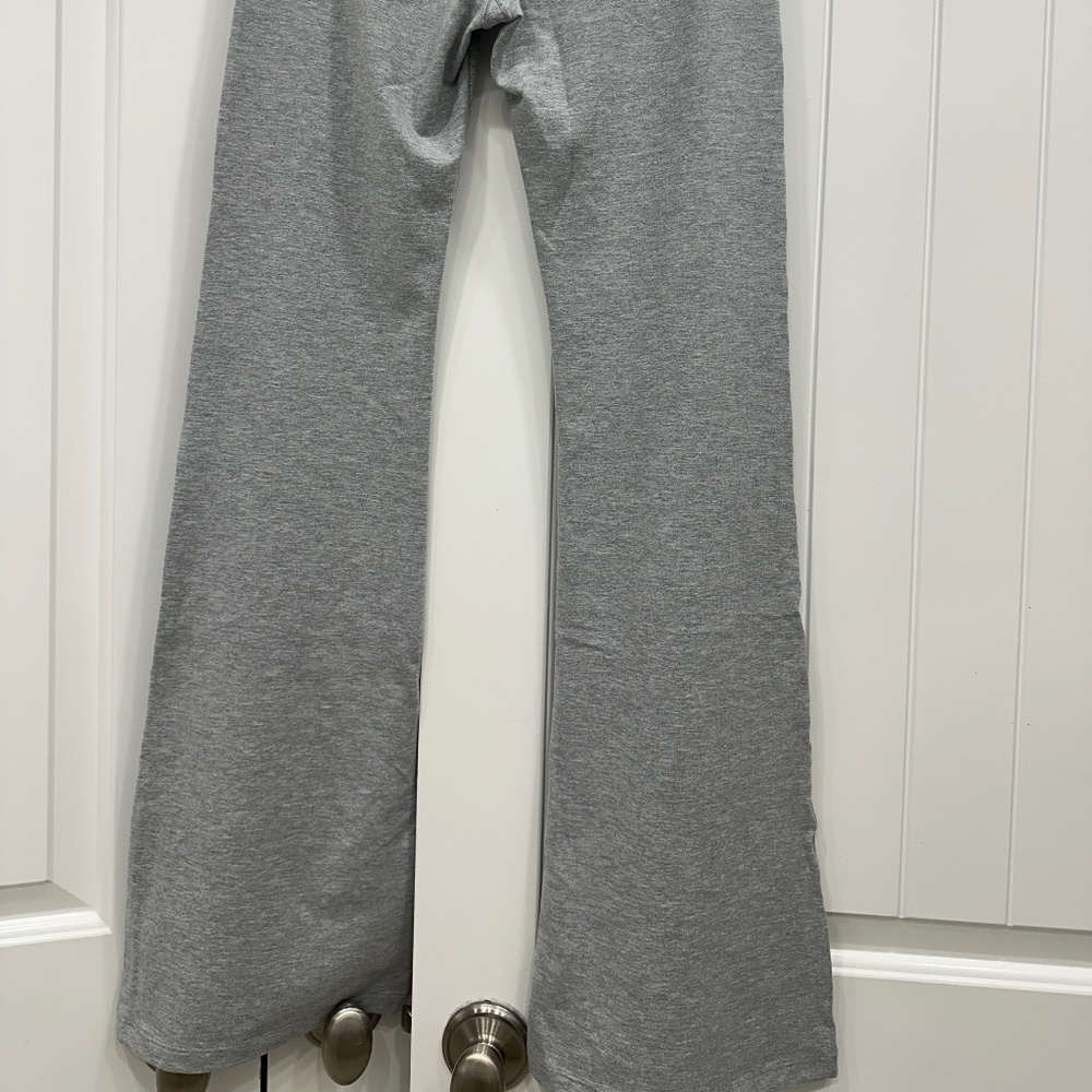 LOVESHACKFANCY FOLDOVER  LEGGINGS NWTGrey & Pink So soft & comfortable - Picture 3 of 8